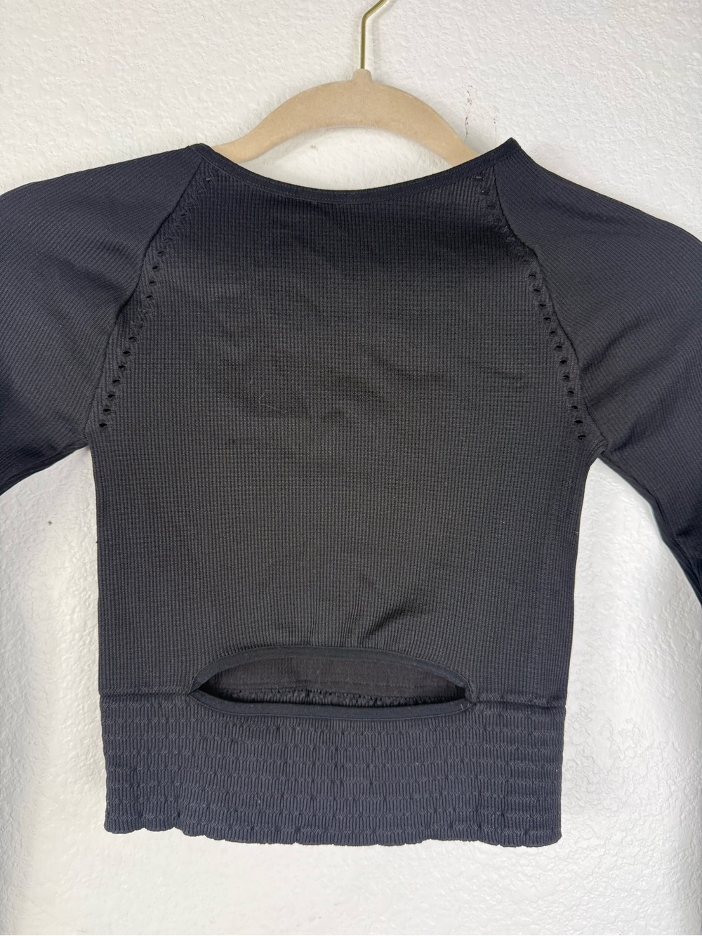 Free people Black Seamless Ribbed Crop Top with Back Cutout size XS/S